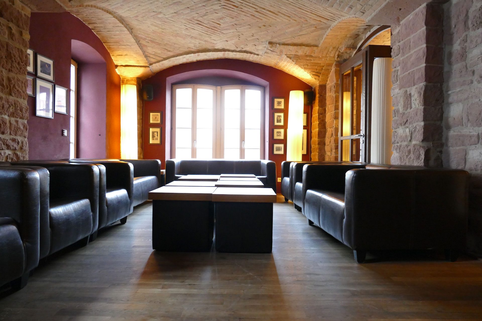 Die Lounge in der cafebar maximilian in Speyer